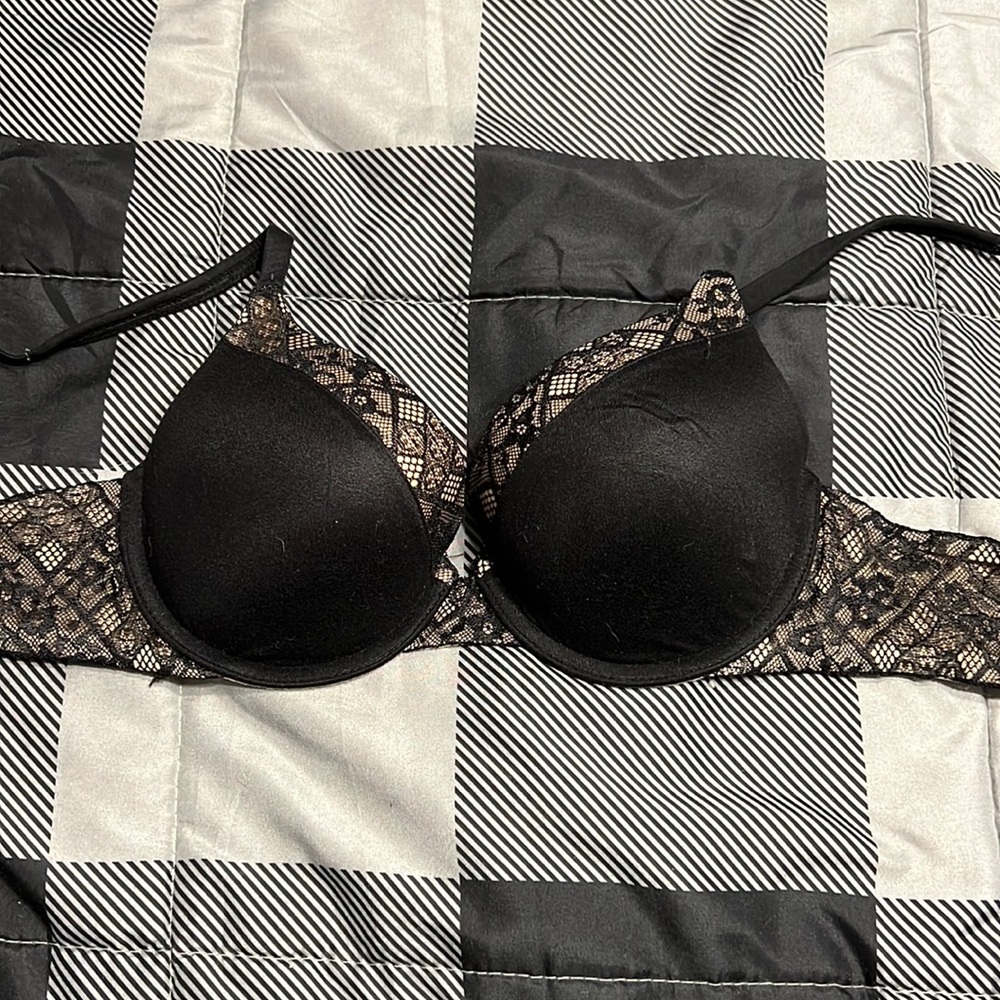 Victoria’s Secret push up bra